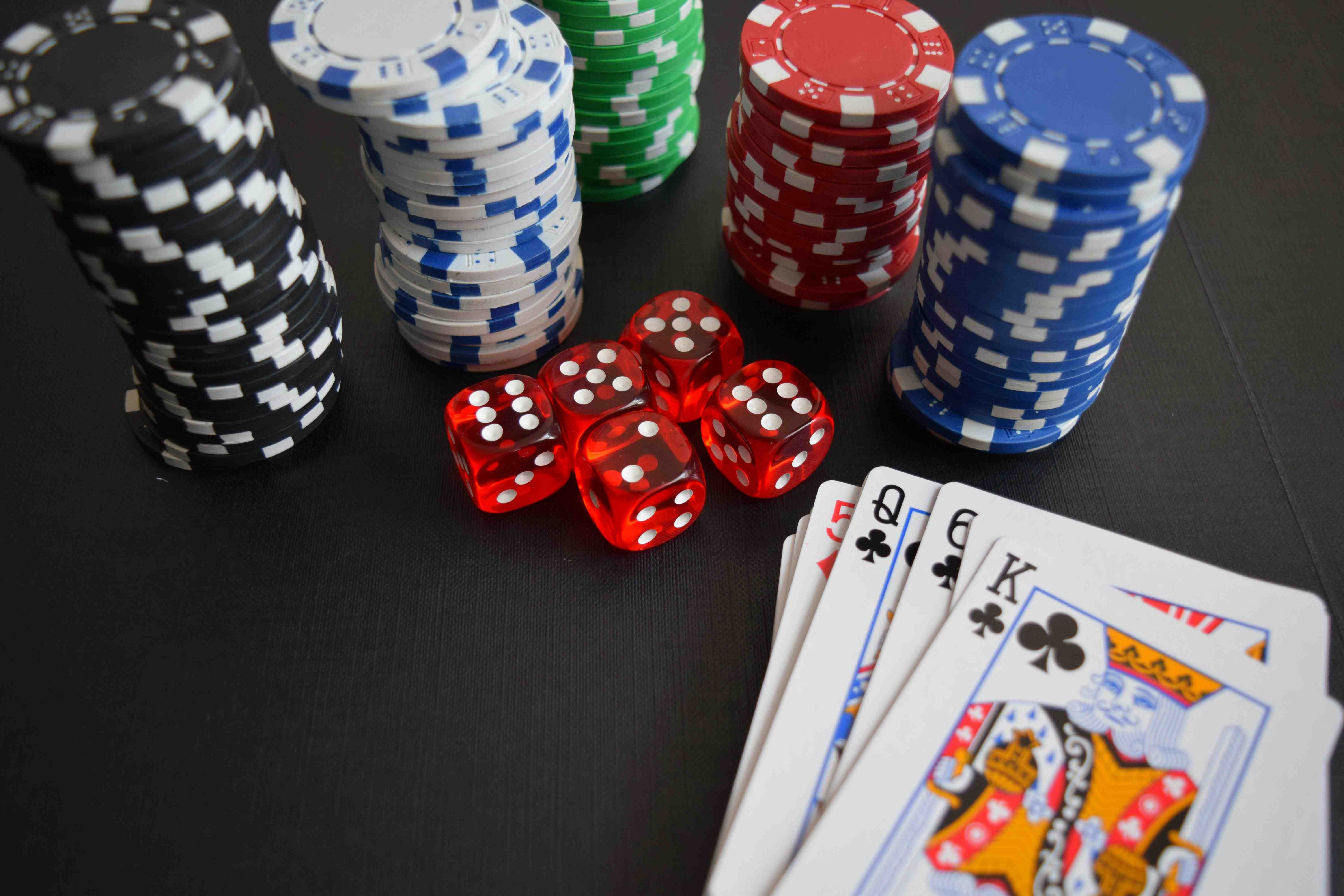 Người dùng Việt Nam chơi Bingo trực tuyến trên điện thoại iwin68